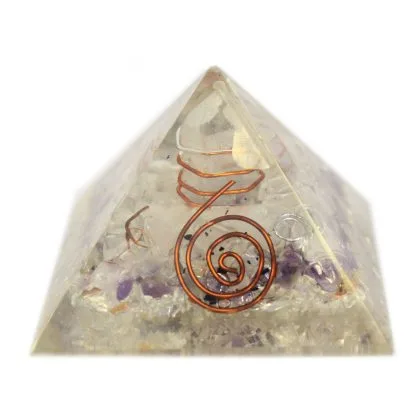 Orgonit-Pyramide 55 mm Edelsteinchips & Kupfer Mittelgroß