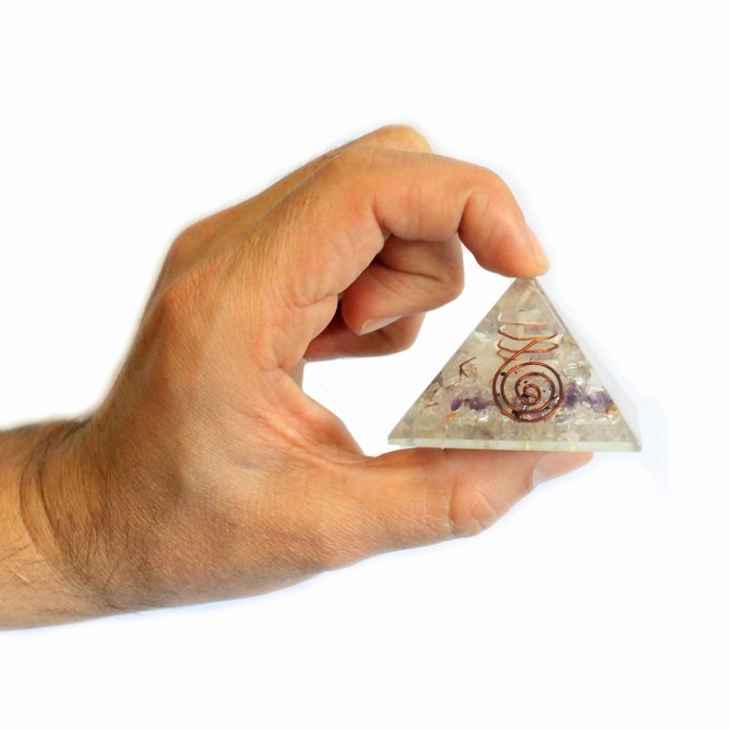 Orgonit-Pyramide 55 mm Edelsteinchips & Kupfer Mittelgroß - Image 2