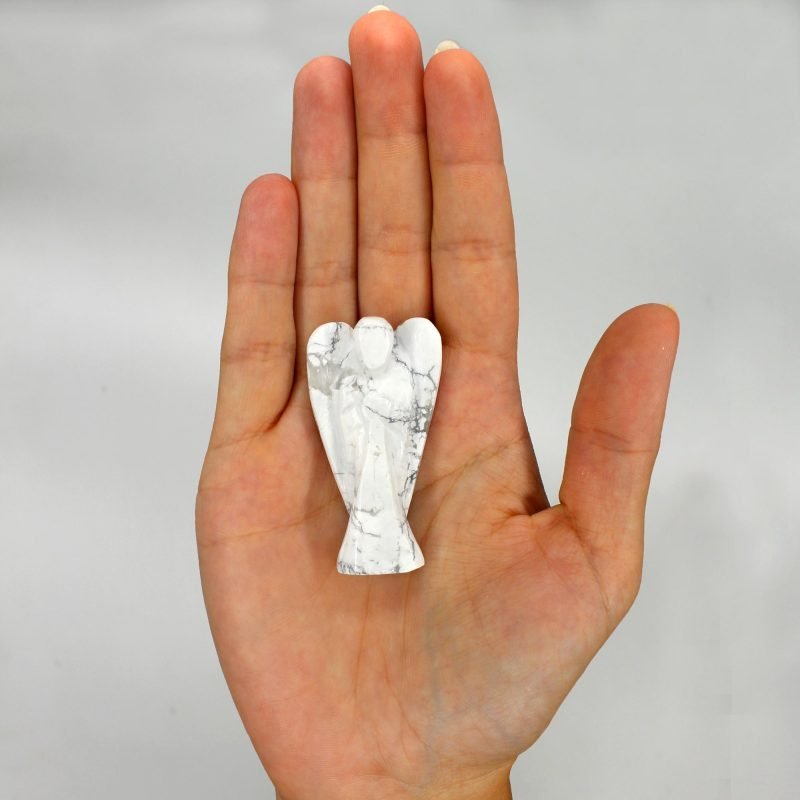 Handgeschnitzter Edelstein-Engel – Weißer Howlith - Image 3