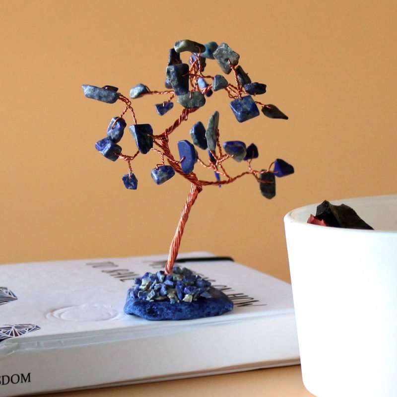 Edelsteinbaum – Sodalite auf blauem Achat (35 Steine)