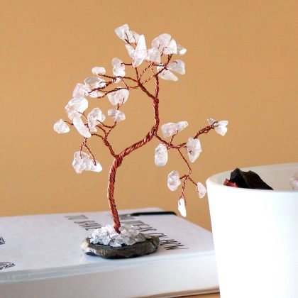 Edelsteinbaum – Bergkristall auf schwarzem Achat (35 Steine)