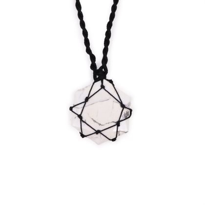Gefasster Edelstein-Hexagonanhänger – Weißer Howlith