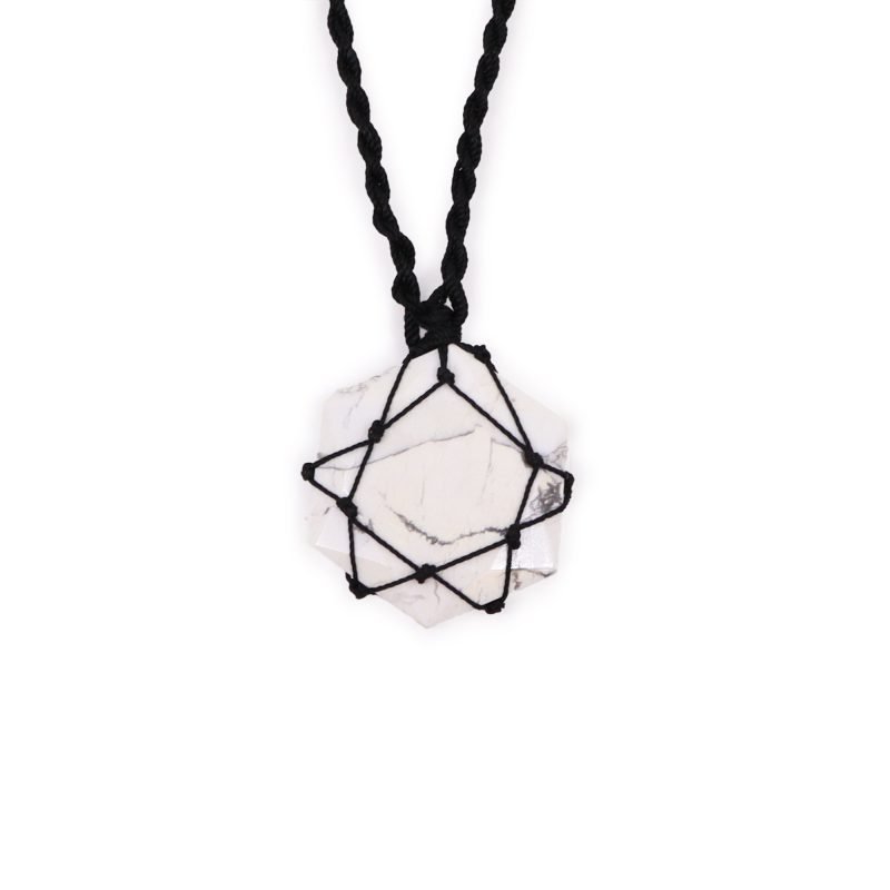 Gefasster Edelstein-Hexagonanhänger – Weißer Howlith